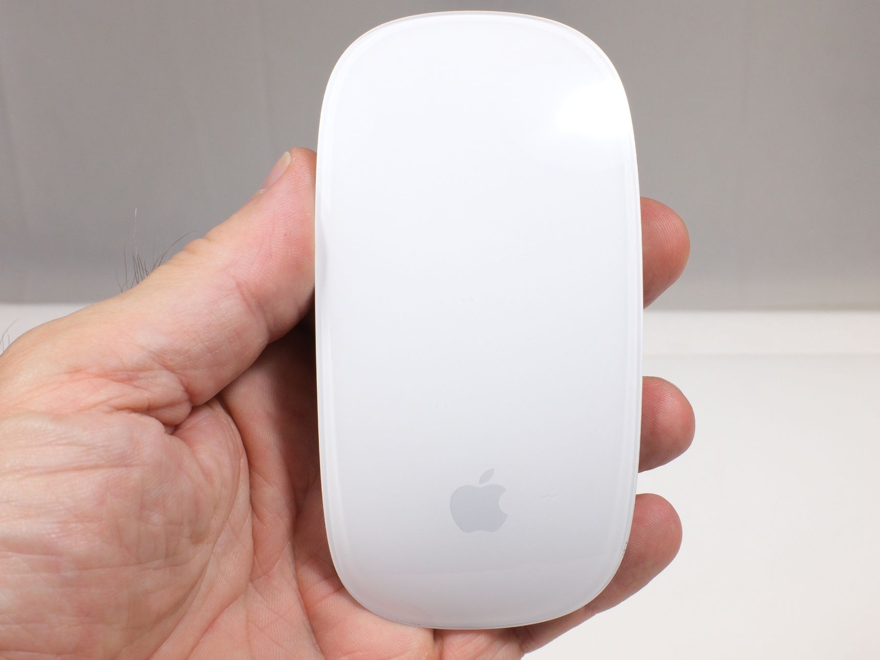 Apple Souris: APPLE Magic Mouse Model A1296 inkl. 2 AA-Batterien – D'occasion à Lobsigen par Markus_Haenggi_Bern 2