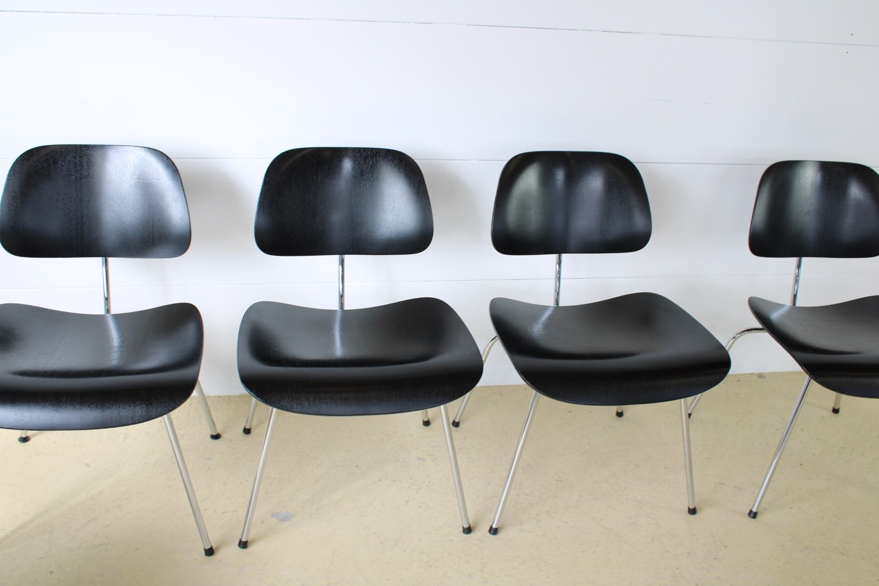 Vitra Sedie: Vitra DCM Stühle von Eames – Usato da Meinisberg venduto da atelier_TILIJA 9