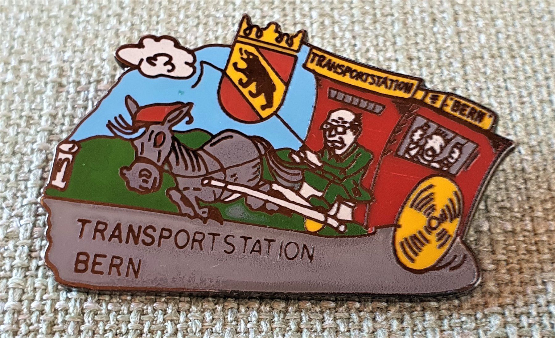 Placchette & Badge: E412 - Pin Polizei Transportstation Bern – Usato da Reinach BL venduto da Boston-Verkauf