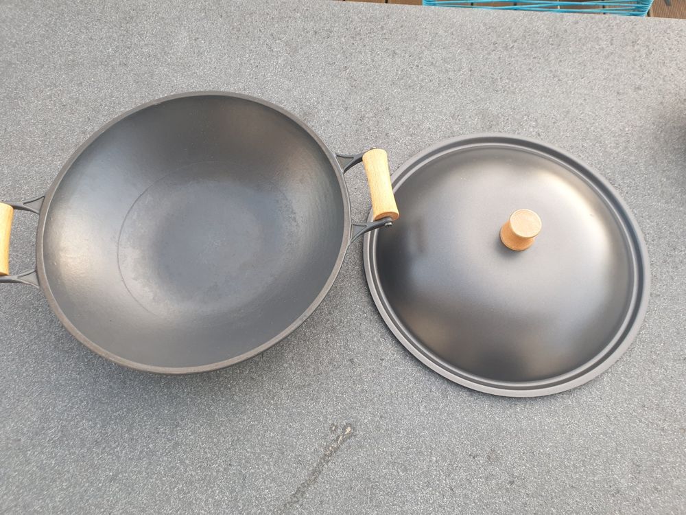 TeamSky Gusseisen Wok 20cm Mit Deckel - Antihaftbeschichtet Für Alle Herde