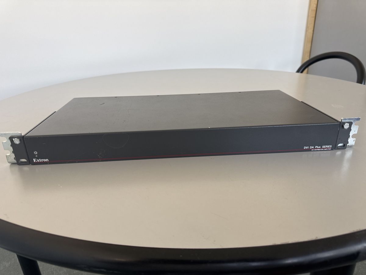 Verstärker: Extron DVI DA8 Plus Series DVI Verteilverstärker, Top! – Gebraucht aus Urdorf von Studerpa