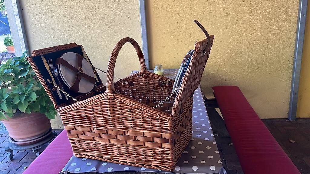 Autres articles pour la maison: Picknickkorb – D'occasion à Schaffhausen par fra_5jf2 1