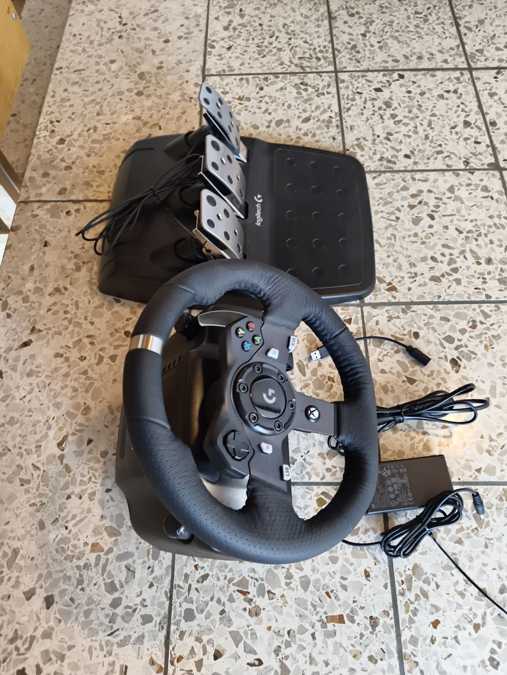 Logitech Controller: Logitech G920 Lenkrad mit Pedalen – Gebraucht aus Nottwil von SimonKaufmann00 4