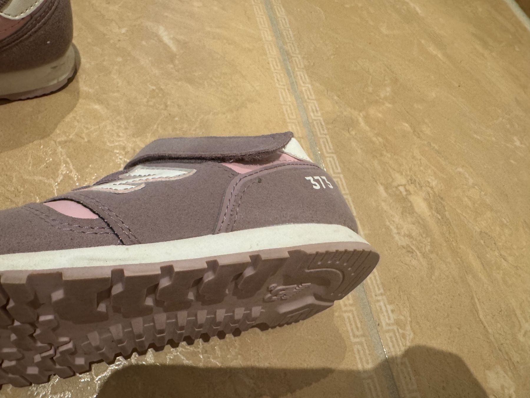 New Balance Scarpe per ragazze: New Balance Sneakers, 32 – Usato da Klingnau venduto da Markus14 3
