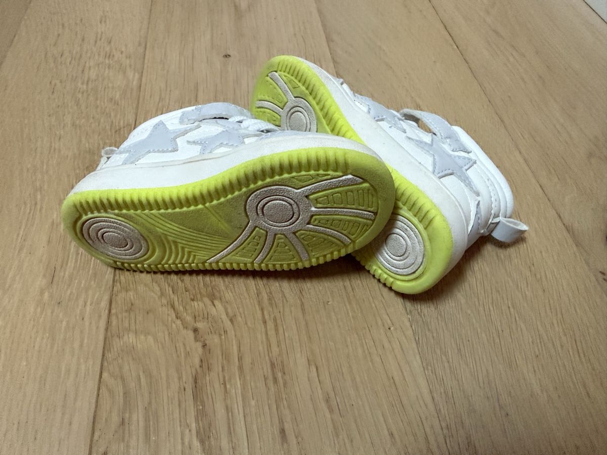 H&M Scarpe per ragazzi: Sneaker H&M, Grösse 20/21 – Usato da Hinteregg venduto da Jazz-C 3