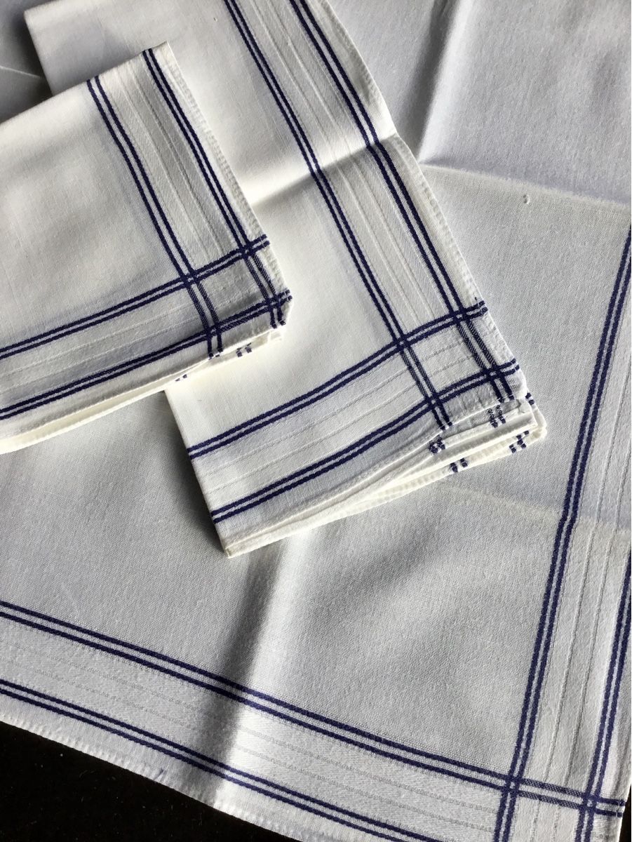 Altro in  Abbigliamento & Accessori: 3 Taschentücher antik / Leinen – Usato da Eggersriet venduto da Wiese61 1