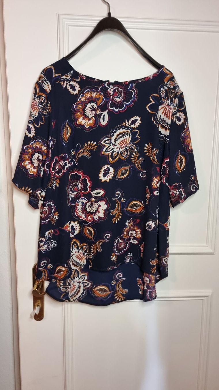 Camicette: Schicke Bluse mit Blumenmuster Gr. XL – Usato da Wald ZH venduto da CapLux 2