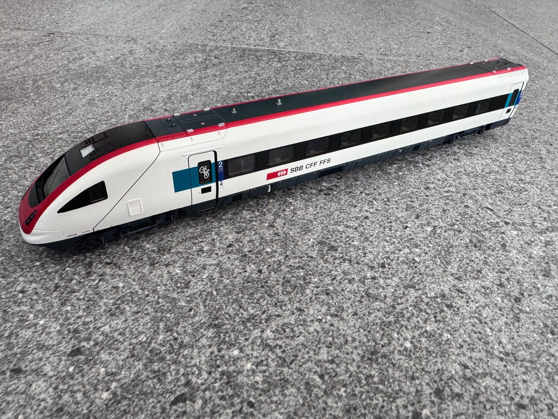 Roco Modelleisenbahnen: Roco SBB RABDe 500 ICN Bt Steuerwagen – Gebraucht aus Basel von szbdsfrjs