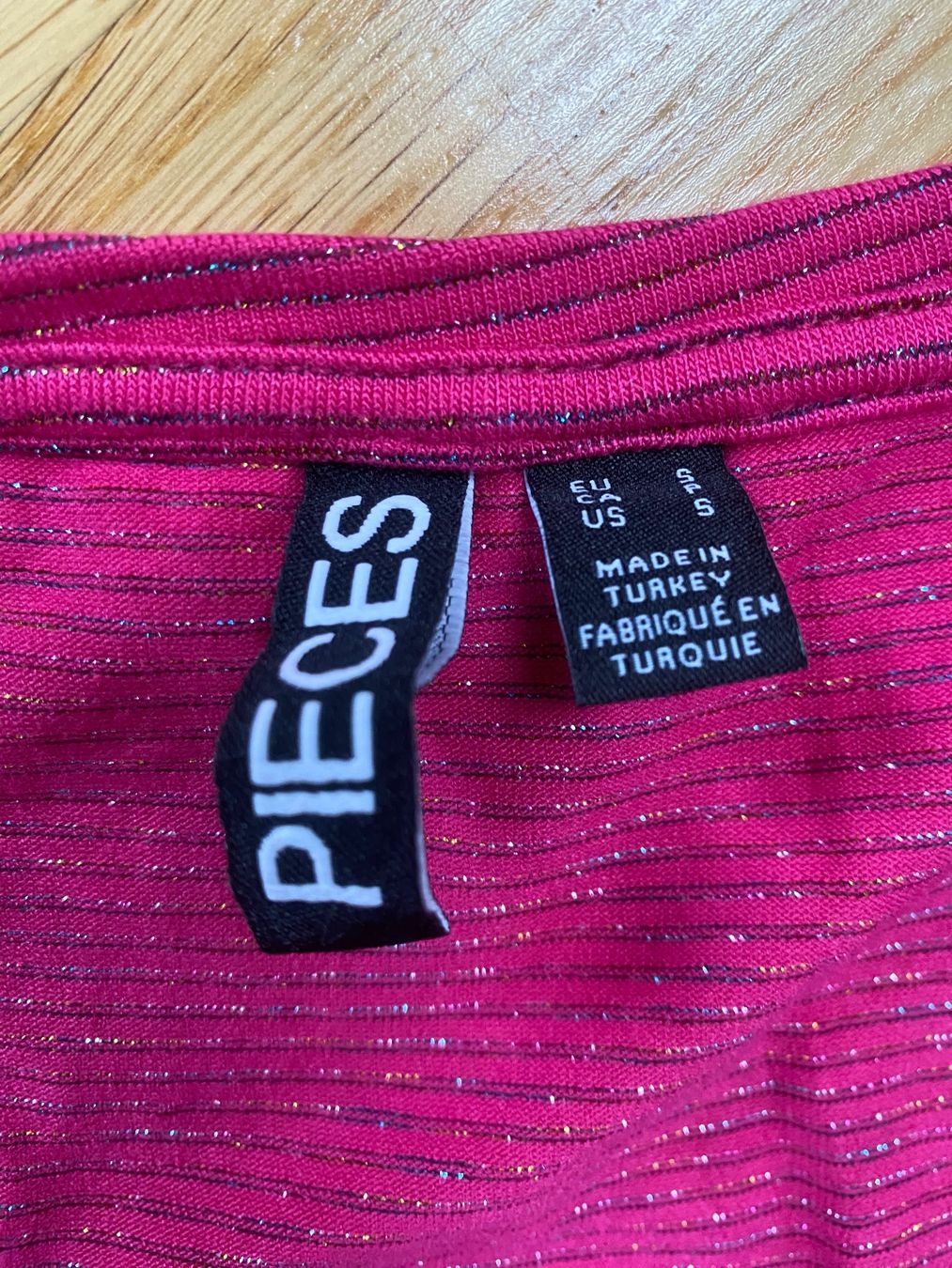 Pieces T-shirt: Tshirt Pieces – Usato da Zürich venduto da Fabienne059 1