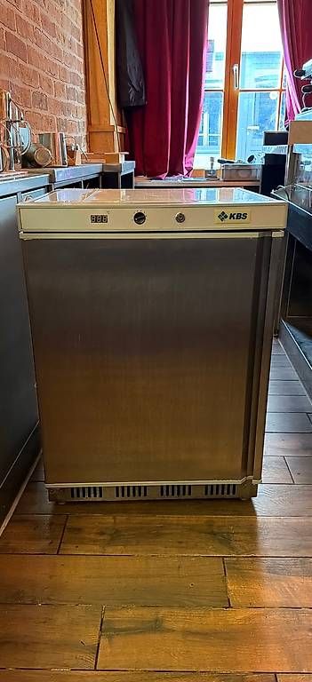 Congelatori: Gastro-Tiefkühlschrank – Usato da Flawil venduto da KeJuNe