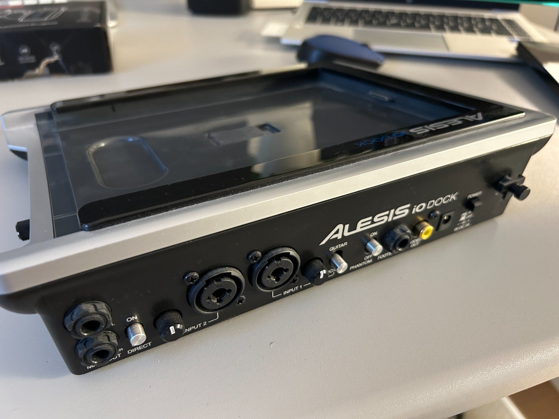 Alesis Strumenti musicali: Alesis iO Dock is – Usato da Erlach venduto da nobi63 2