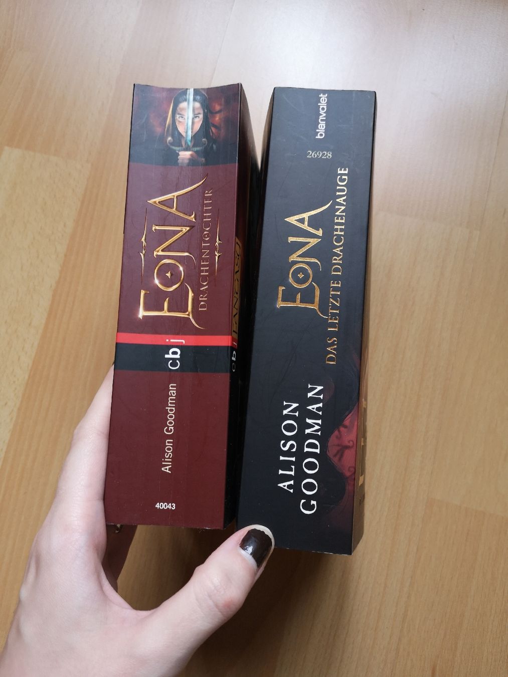 Bücher: Eona Band 1 und 2, Deutsch – Gebraucht aus Ibach von FlyingFox26 2