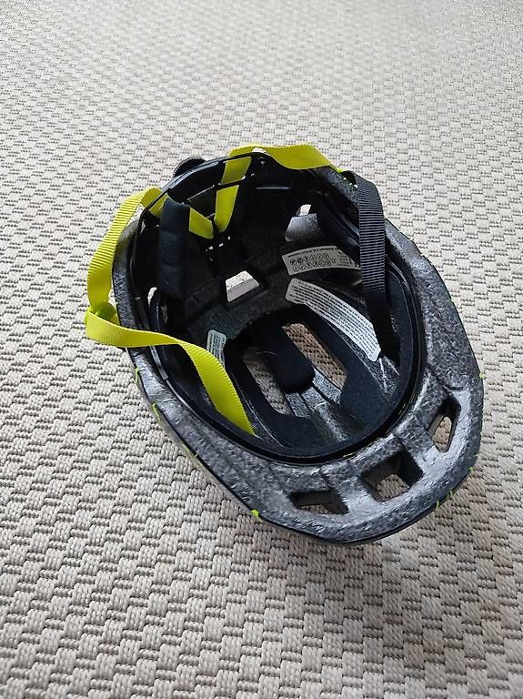 Caschi: Kindervelohelm  – Usato da Hettlingen venduto da sam_k7x5 1