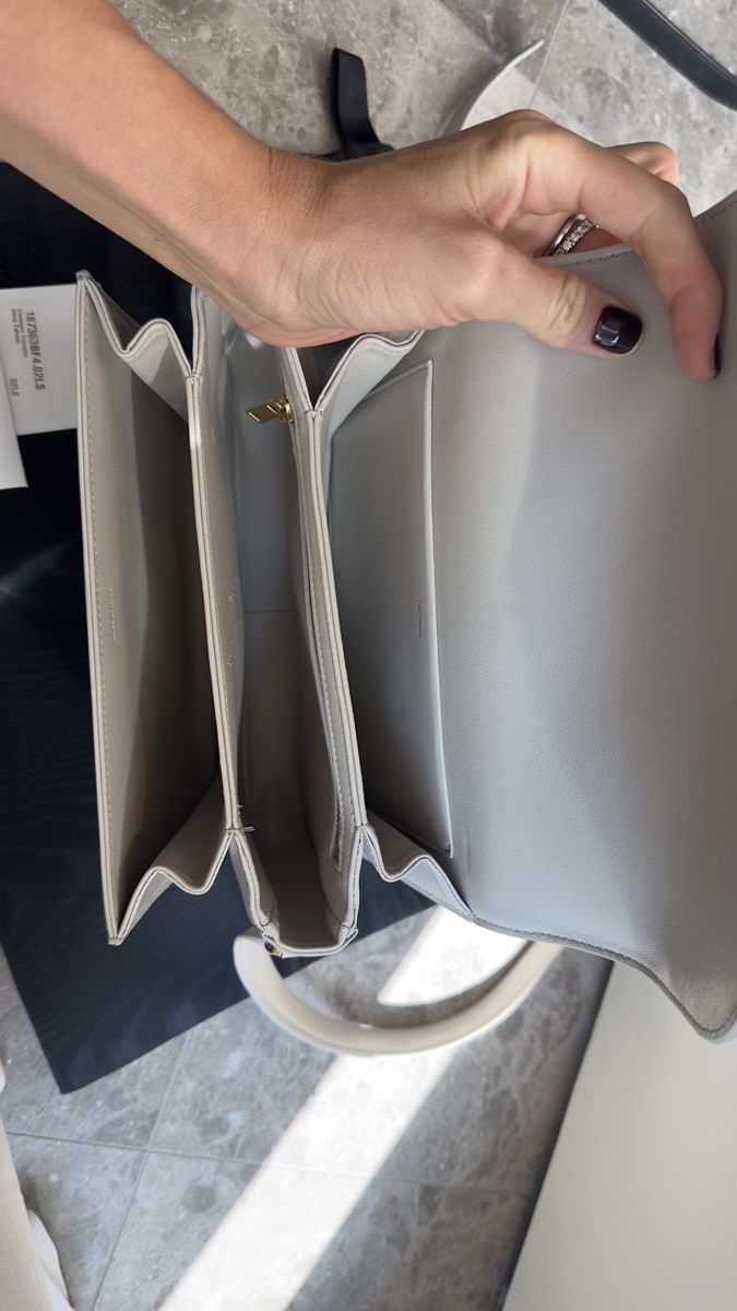 Celine Borse da donna: Celine triomphe bag – Nuovo (secondo la descrizione) da Paradiso venduto da Under_sun 8