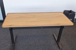 Bureau à hauteur réglable
