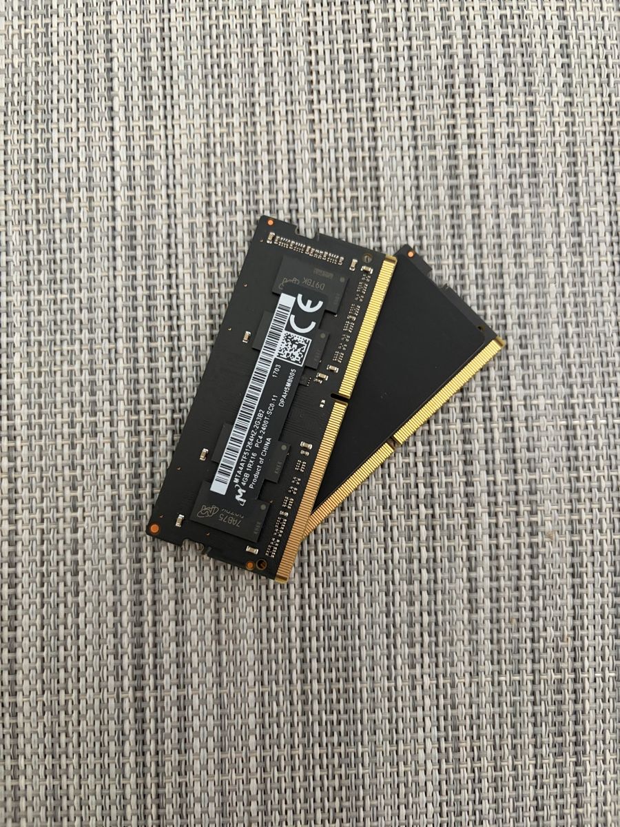 Mémoires / RAM: DDR4 RAM 2x4GB 2400 MHz – D'occasion à Basel par Mr.Krabs1990