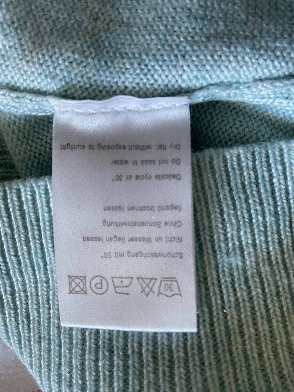 Maglioni & Felpe: 55% Seide 45% Kaschmir Pullover Gr S hellblau – Usato da Urdorf venduto da alda02 7