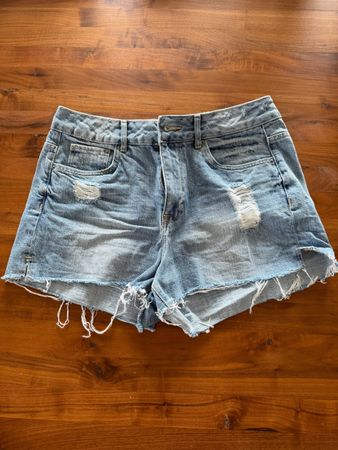 Coole H&M Denim Shorts, destroyed Look, Grösse 40