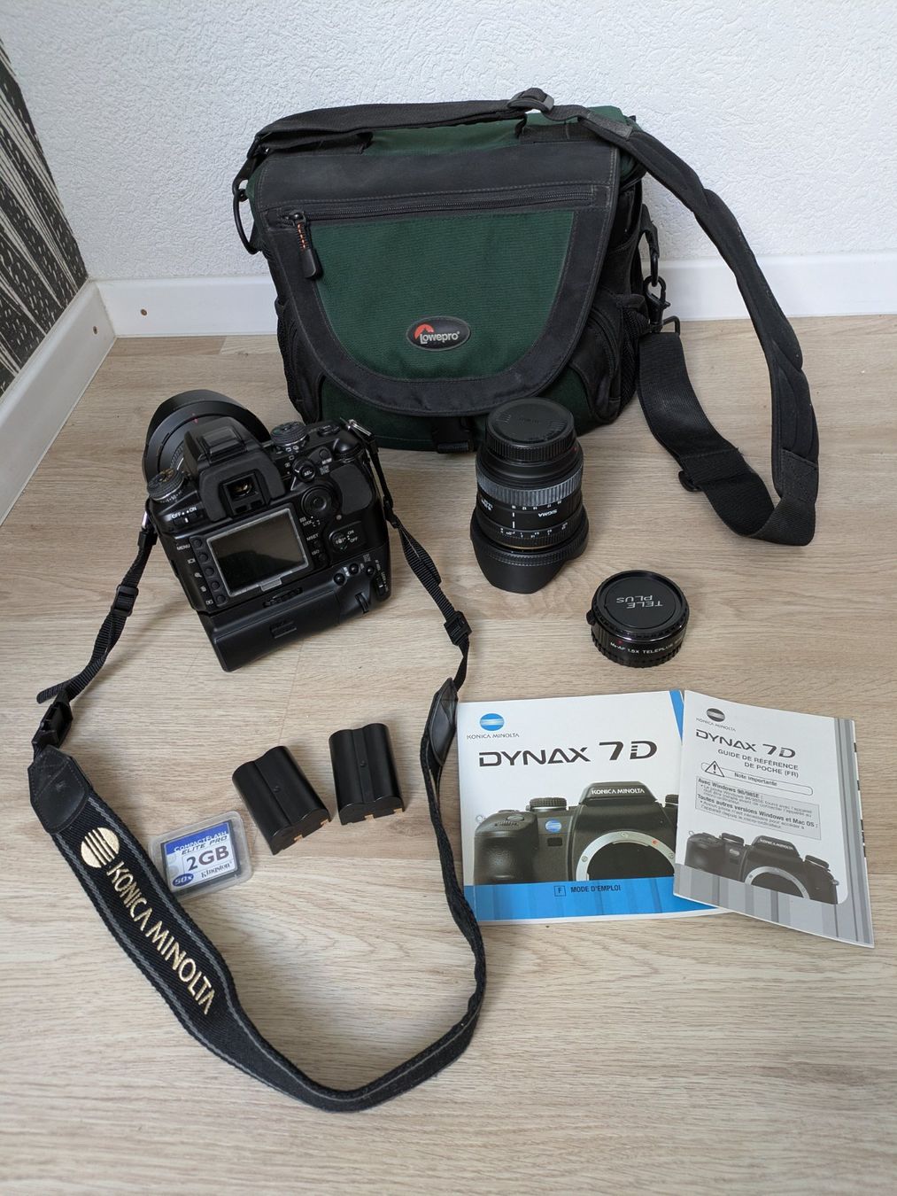 Minolta Appareil photo: Réflex numérique Pro Konica Minolta + grand angle – D'occasion à Pampigny par nic_575j 2