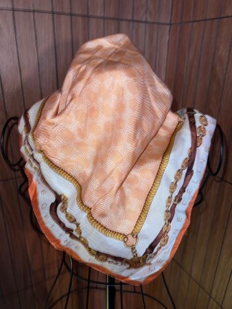Céline Paris Monogram Vintage Tuch mit Kettenmotiv