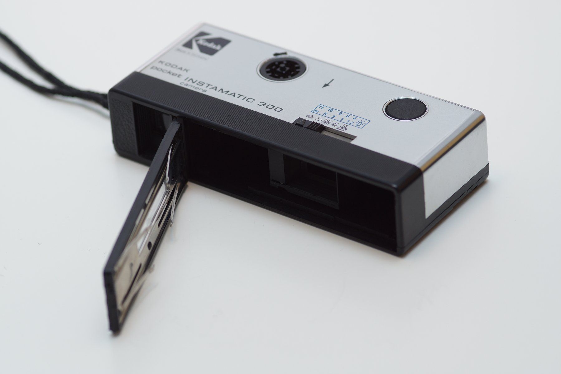 Kodak Fotocamera: Kodak Pocket Instamatic 300 Camera + Leather Case – Difettoso da Wetzikon ZH venduto da ChrimsChrams 3