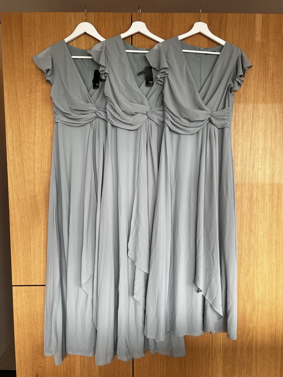 Vestiti: Bridesmaids dresses in sage green – Nuovo (secondo la descrizione) da Zürich venduto da AnnaRoosa