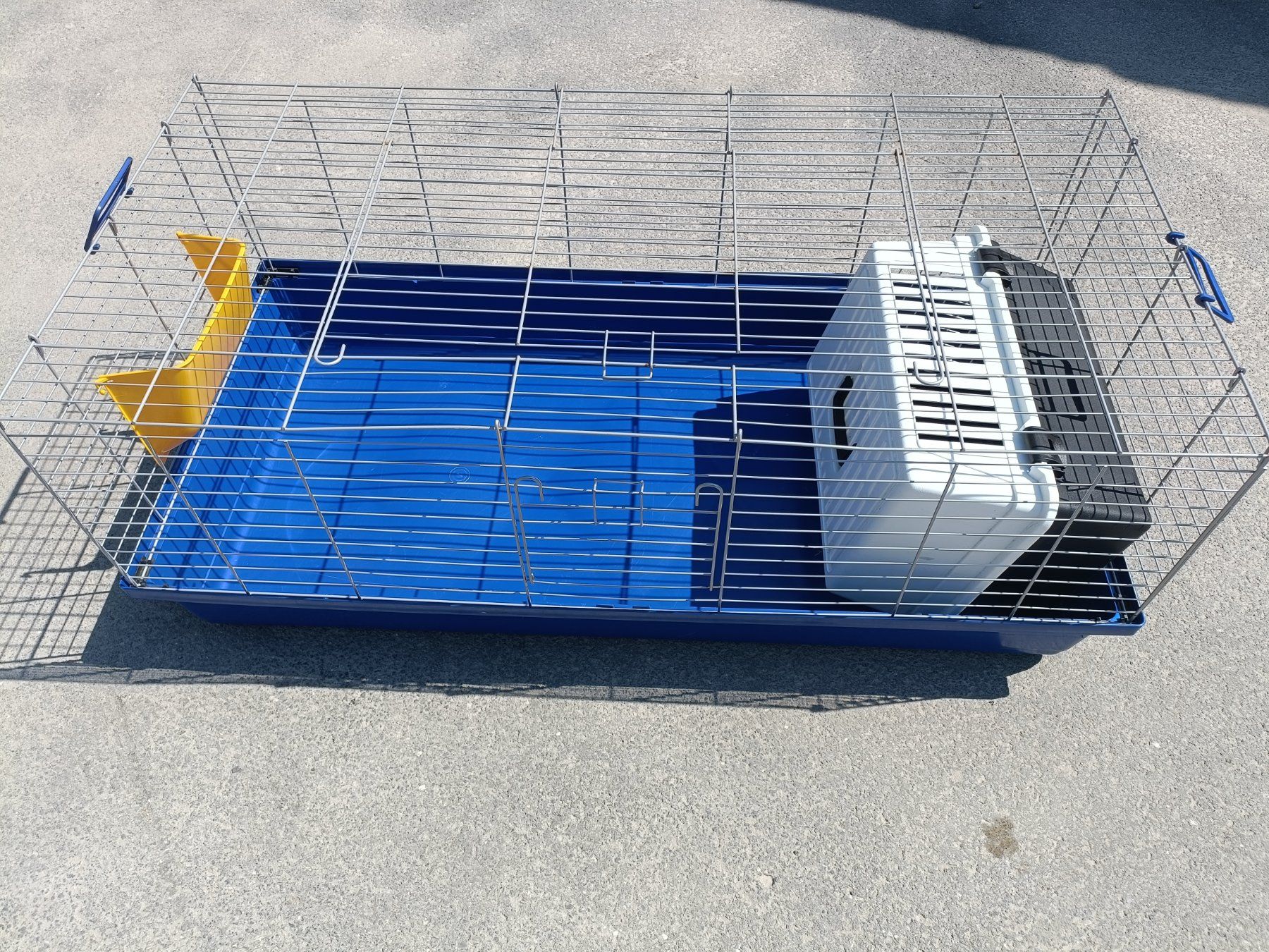 Gabbie, trasporto & Sicurezza: Nagerkäfig und eine Transportbox – Usato da luzern venduto da Kurtibusbus 1