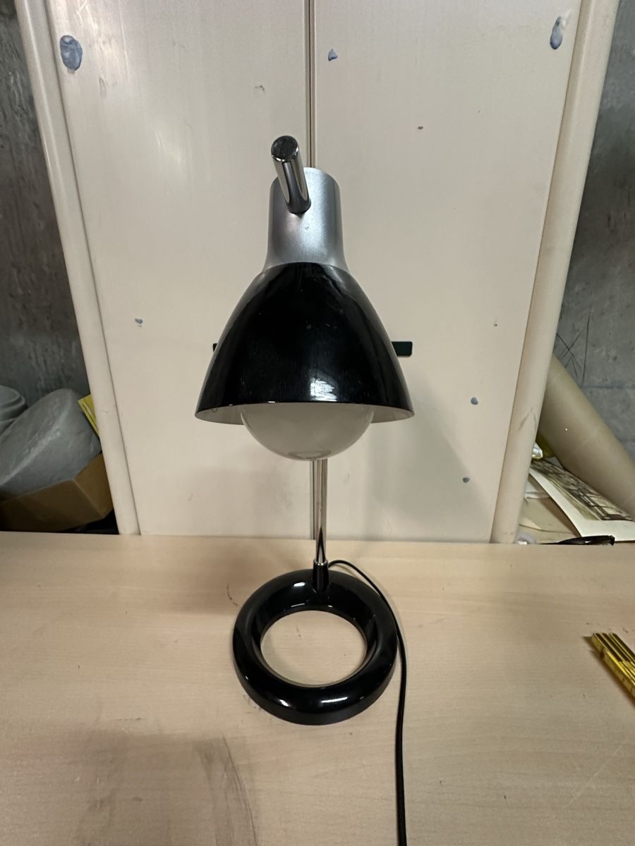 Lampade: Lampe de bureau noire et argentée élégante – Usato da Lausanne venduto da artnouveau04 3