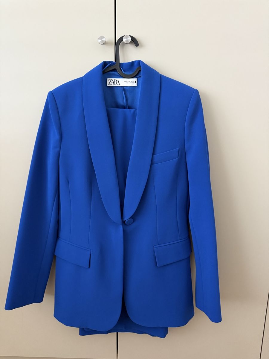 Zara Completi & Tailleur: Blazer und Hose - Set von Zara – Nuovo (secondo la descrizione) da Wallisellen venduto da lar_yl8d