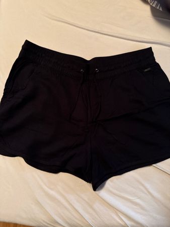 Damen Shorts schwarz Grösse L guter Zustand