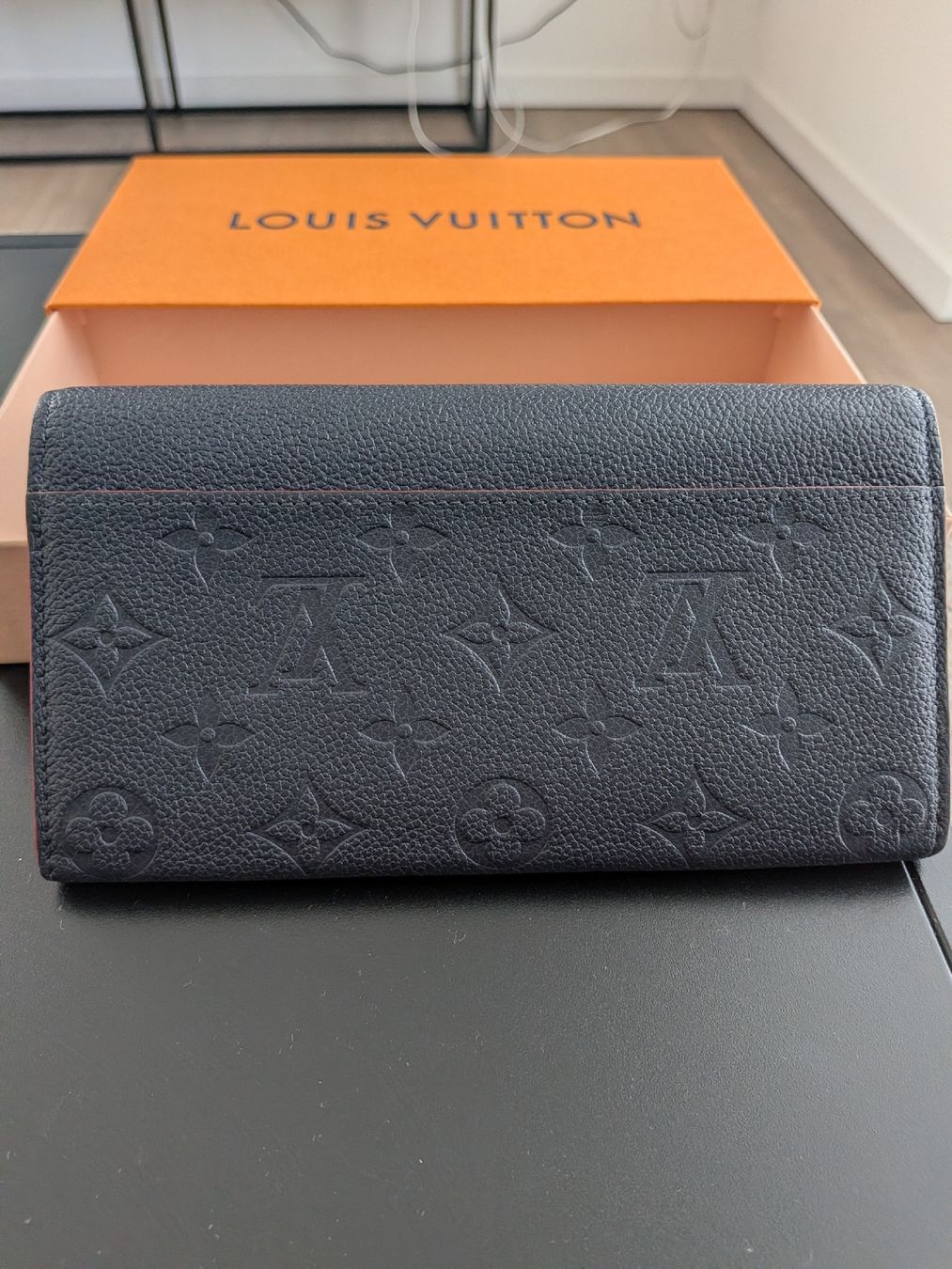 Louis Vuitton Portamonete: Louis Vuitton Sarah Leather Wallet – Usato da Morges venduto da dhi_y2qk 1
