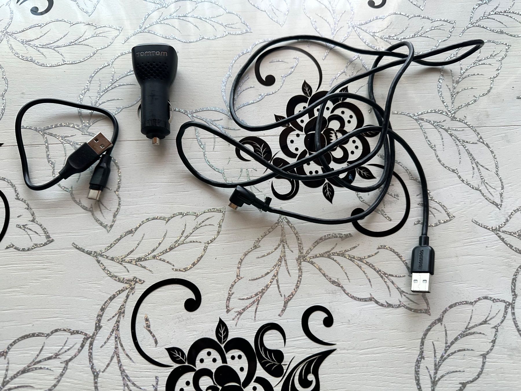 Tomtom Navigatori: TomTom Navigationsgerte mit Zubehör ab 1 Fr! – Usato da Winterthur venduto da Eternal8Monarch 2