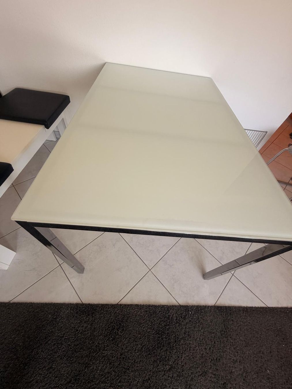 Set di tavolo e panche: Dining Set for Sale – Usato da Alosen venduto da len_r759 3