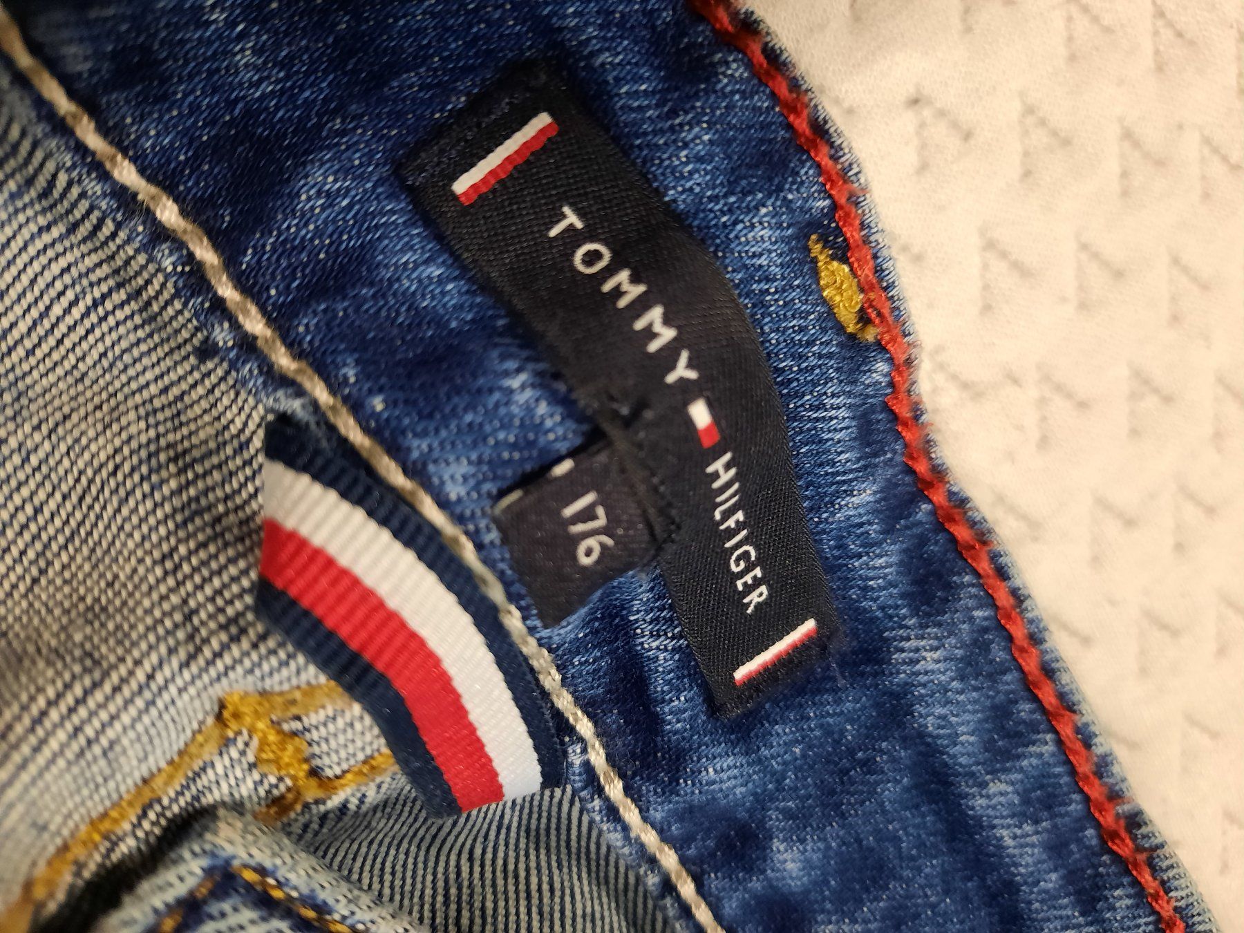 Tommy Hilfiger Pantaloni: Tommy Hilfiger Jeans Gr. 176 – Usato da Rothrist venduto da Ellie 3
