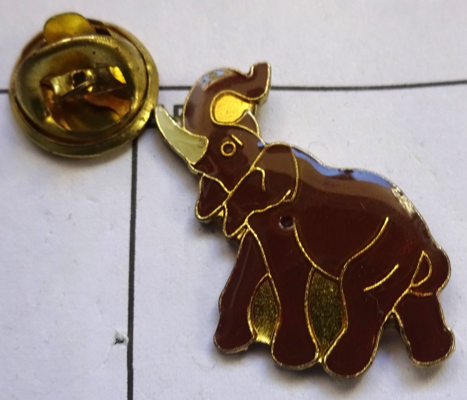 Placchette & Badge: Pin Elefant  Kopf hoch – Usato da Utzenstorf venduto da BUtter81