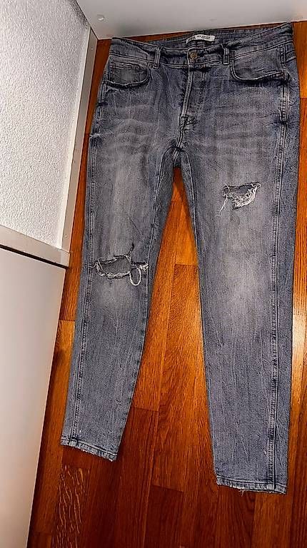 Jeans: Zara Jeans grösse 44 – D'occasion à Romanshorn par cedoo8590