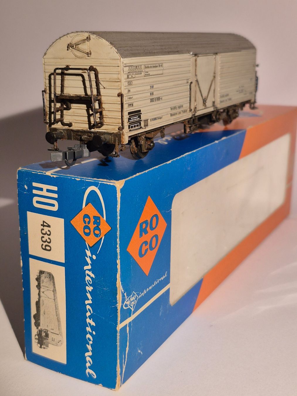 Roco Modellini di ferrovie: Roco Kühlwagen - Nr. 4339 der DB – Usato da Zürich venduto da Ricola_Citron 2