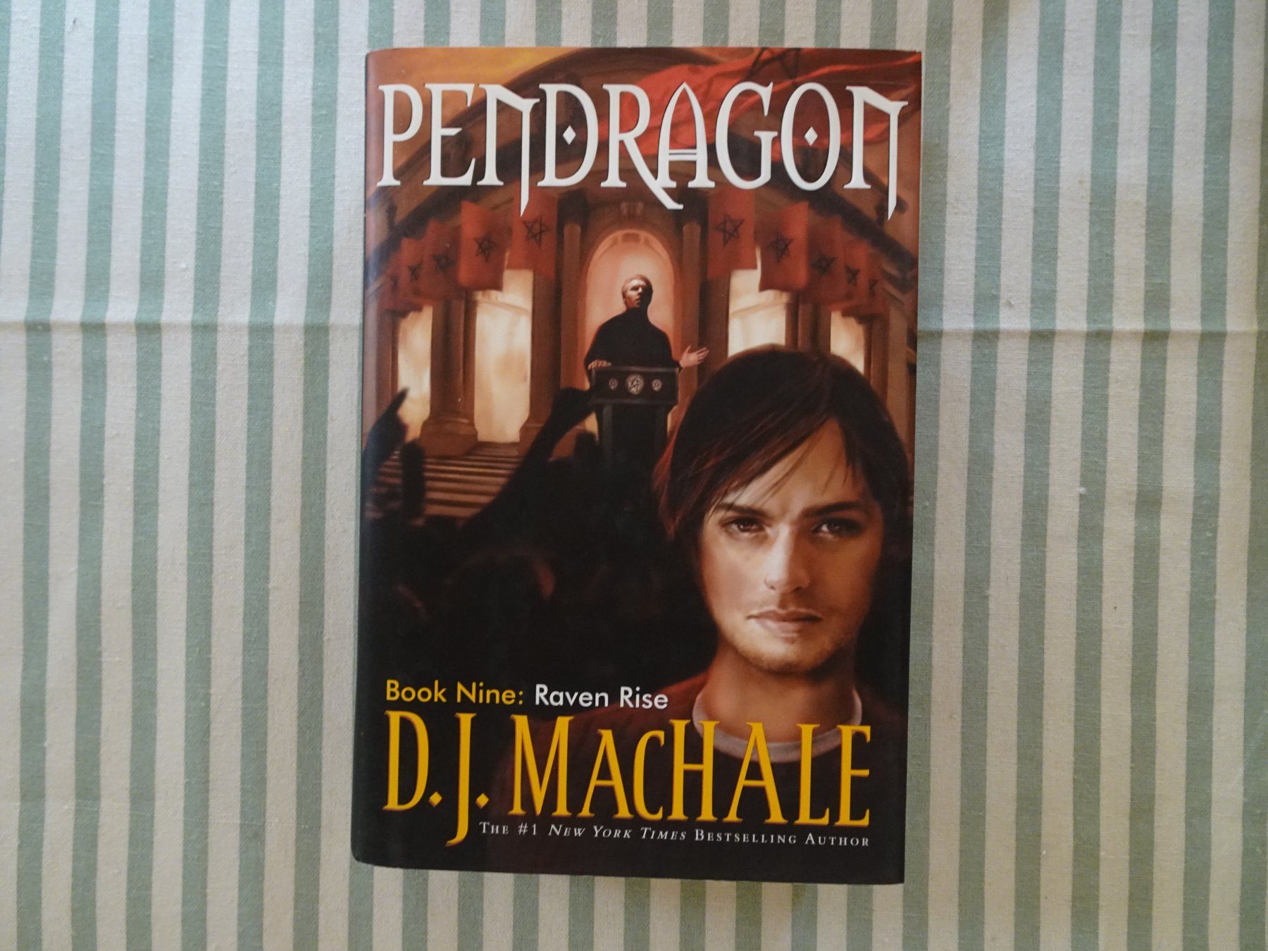 Bücher: Pendragon - Book Nine - Raven Rise - Englisch - B1009 – Gebraucht aus Küssnacht am Rigi von Bookslove-Divers