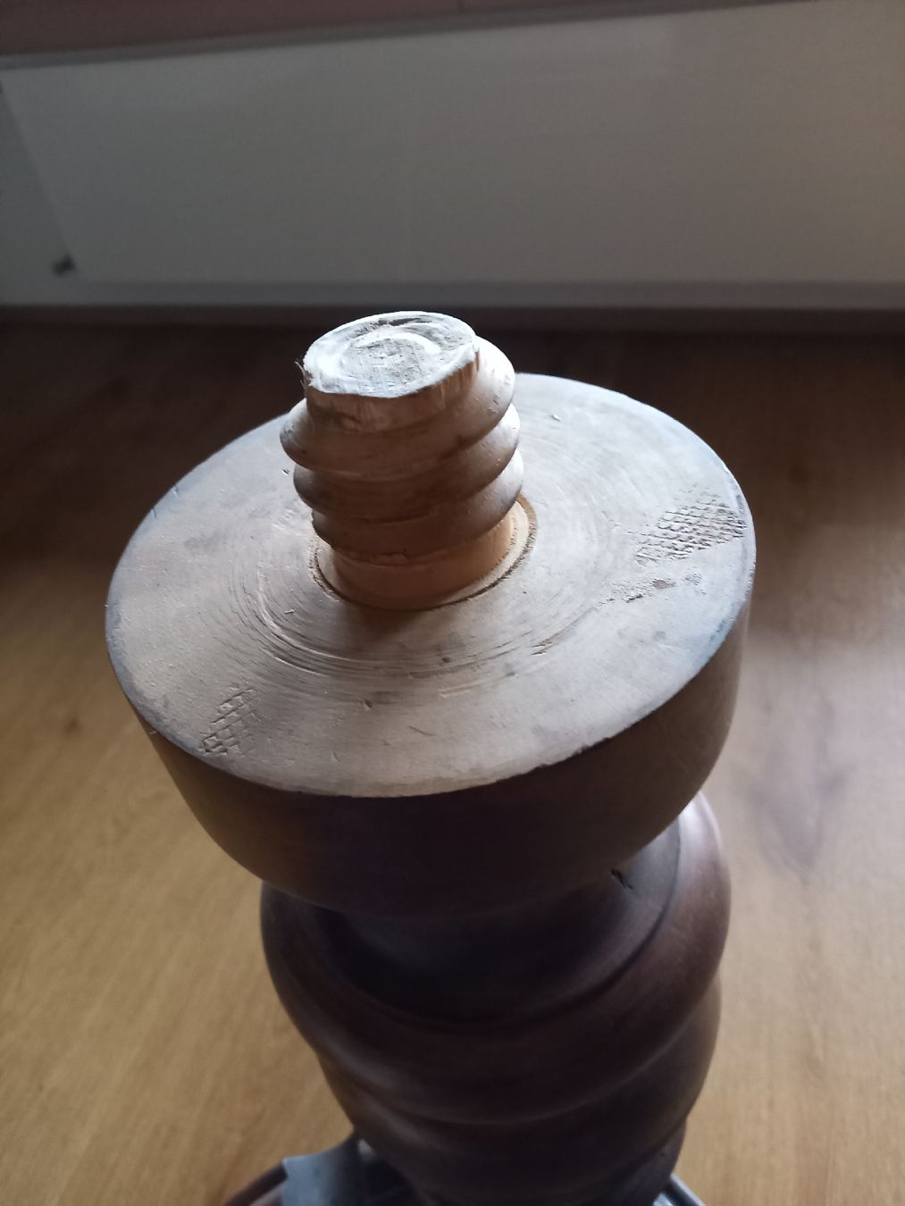Tavoli: Alter runder Tisch  – Usato da Thierachern venduto da Gari76 4