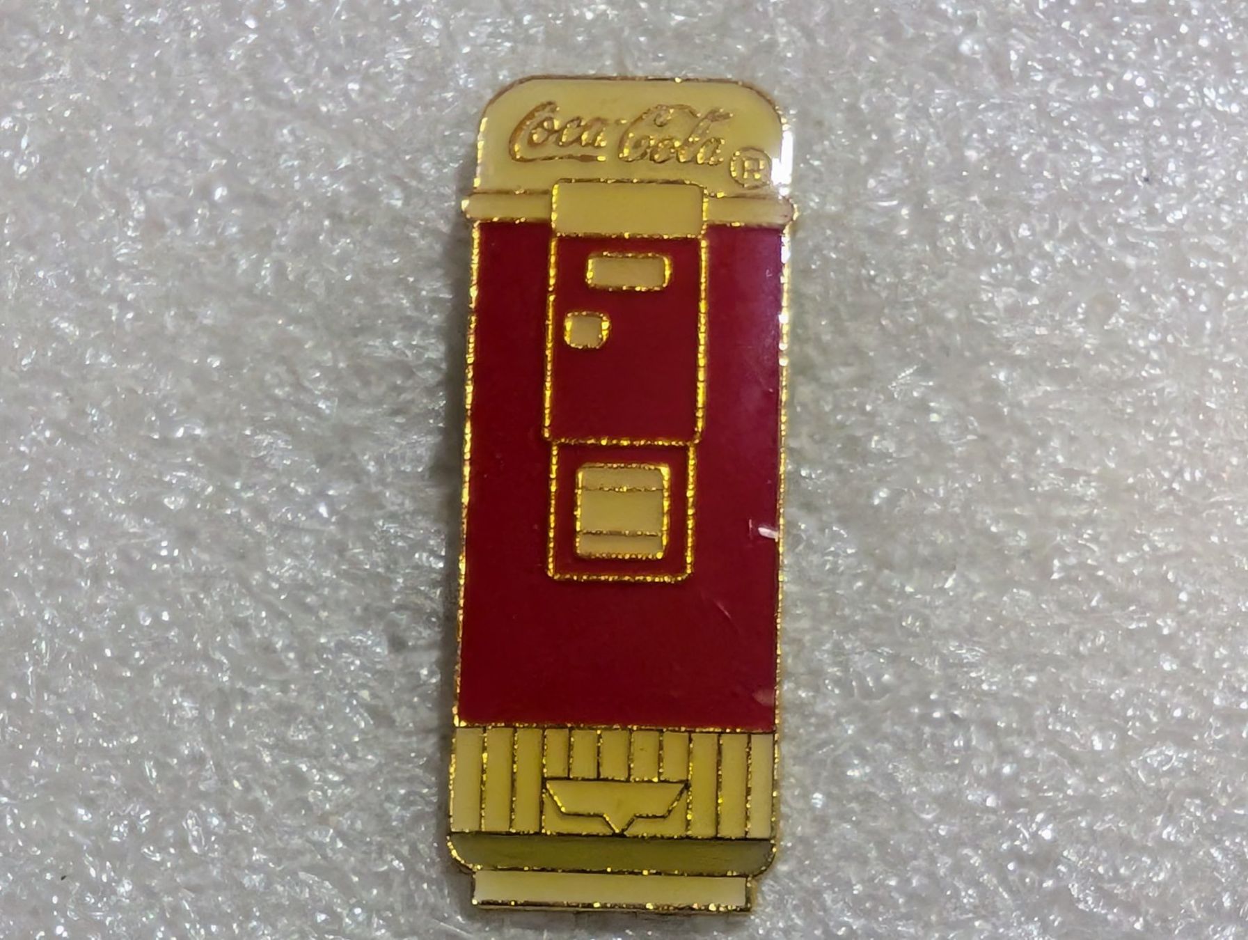 Placchette & Badge: Ansteckpin 158: Coca Cola – Usato da Oppligen venduto da Pin-Fall-Shop