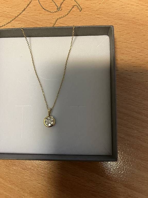 Catenine: Collier or jaune et diamants – Nuovo e nell'imballaggio originale da Fully venduto da Sassa68