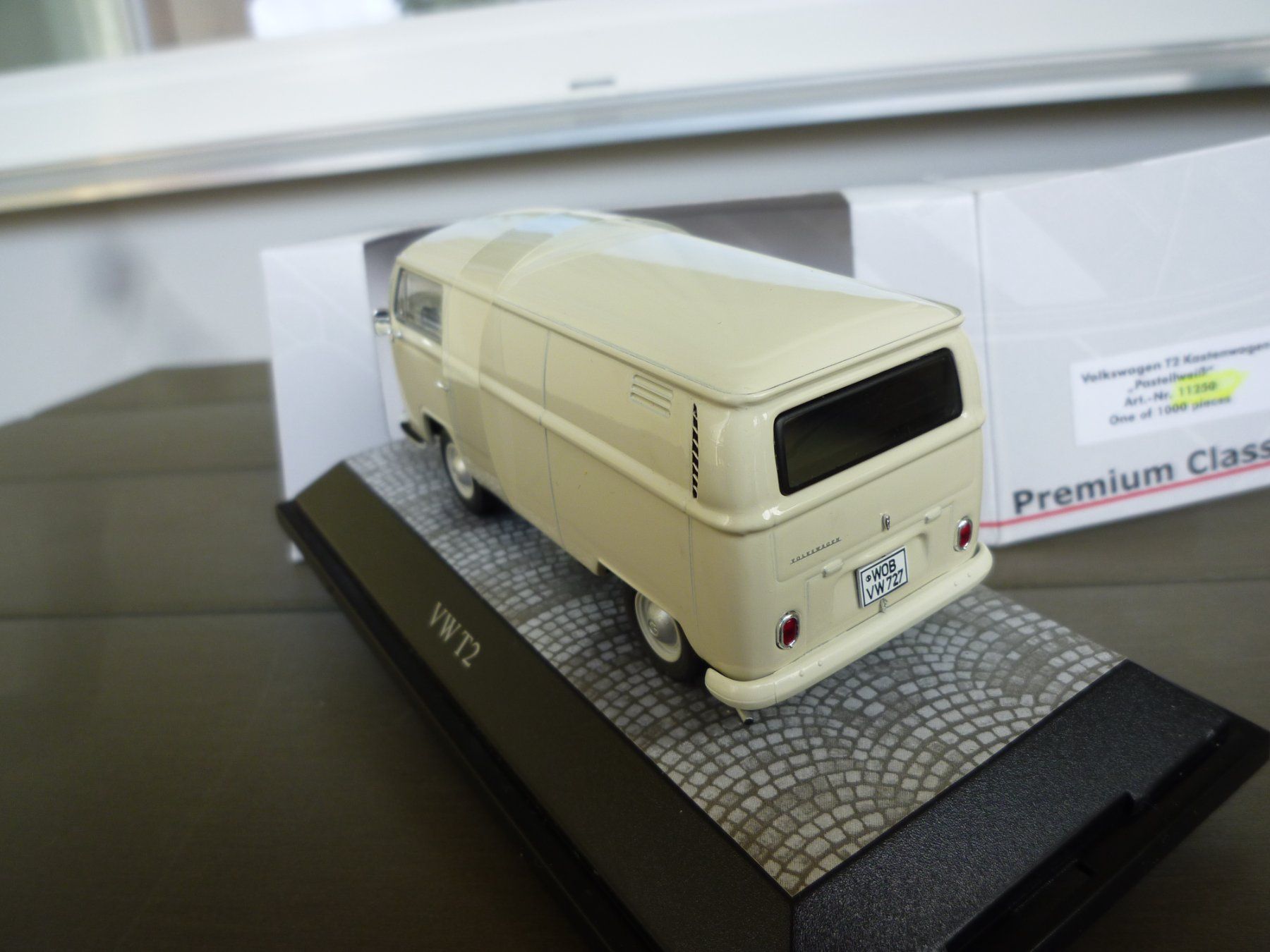 Volkswagen Modellini d'auto: VW T2 Kastenwagen – Nuovo e nell'imballaggio originale da Flawil venduto da Imperiosud 3