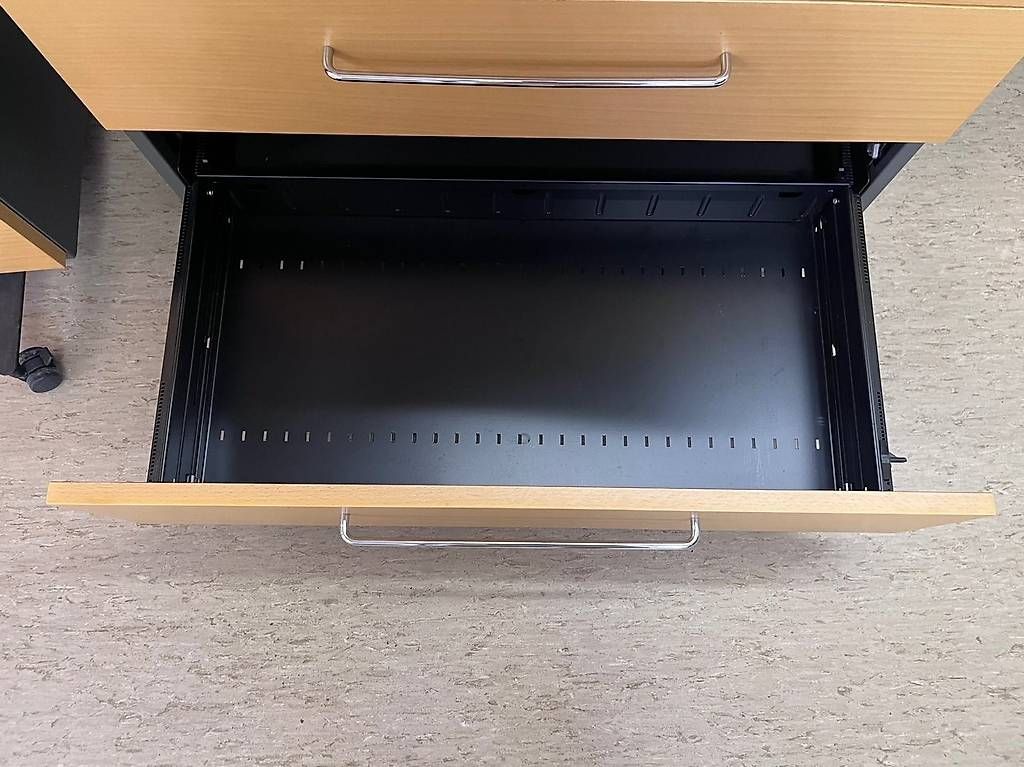 Banconi: Büromöbel Rollcontainer mit Ablage, 3 Schubladen, Occasion – Usato da Konolfingen venduto da wullehus 4