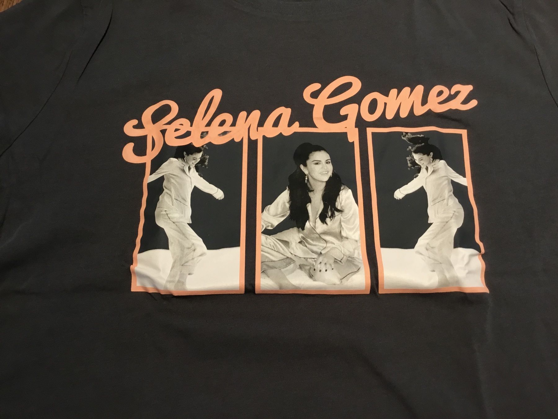 T-shirt: Tolles Selena Gomez Tshirt Gr.L – Nuovo (secondo la descrizione) da Würenlos venduto da Chicca2004 1