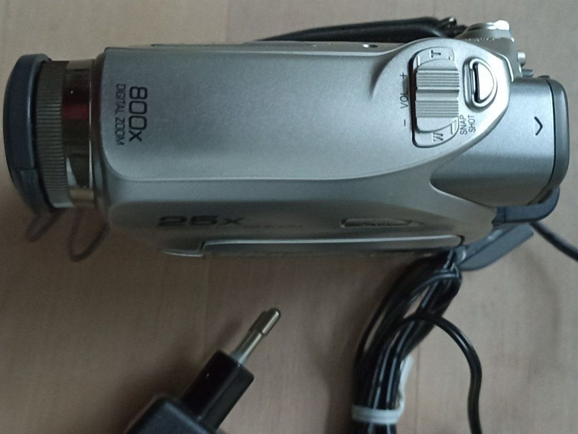 Videocamere: JVC GR-D320E Videokamera – Usato da Twann venduto da sch_j2hz 7