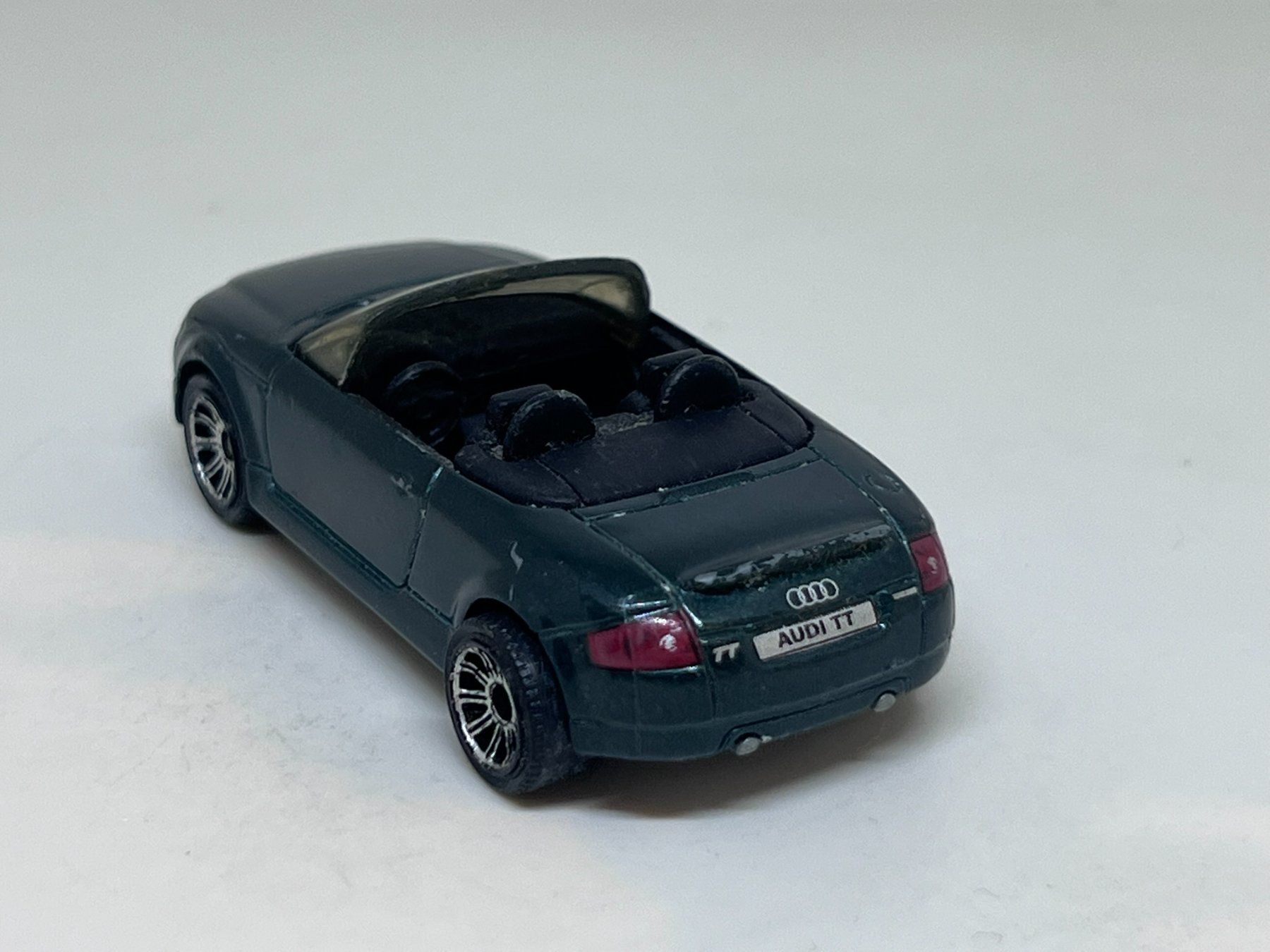 Matchbox Modellini d'auto: Matchbox Audi TT Roadster #696 – Usato da Wildegg venduto da LaaBoutique 2