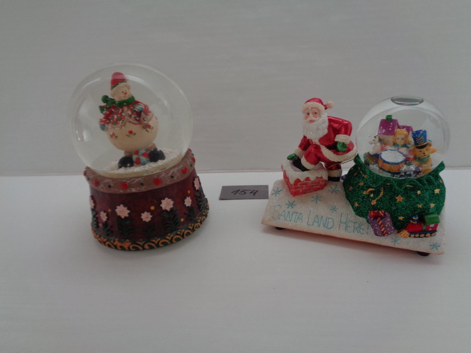 Carillon: 2 Schneekugeln - Spieldosen mit Nikolaus – Usato da Chur venduto da omonia