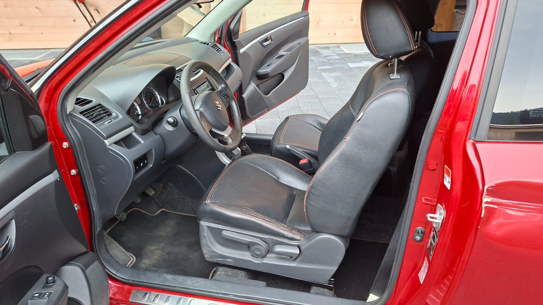 Suzuki Autos: Suzuki Swift rot – D'occasion à Horboden par adr_ncx6 5