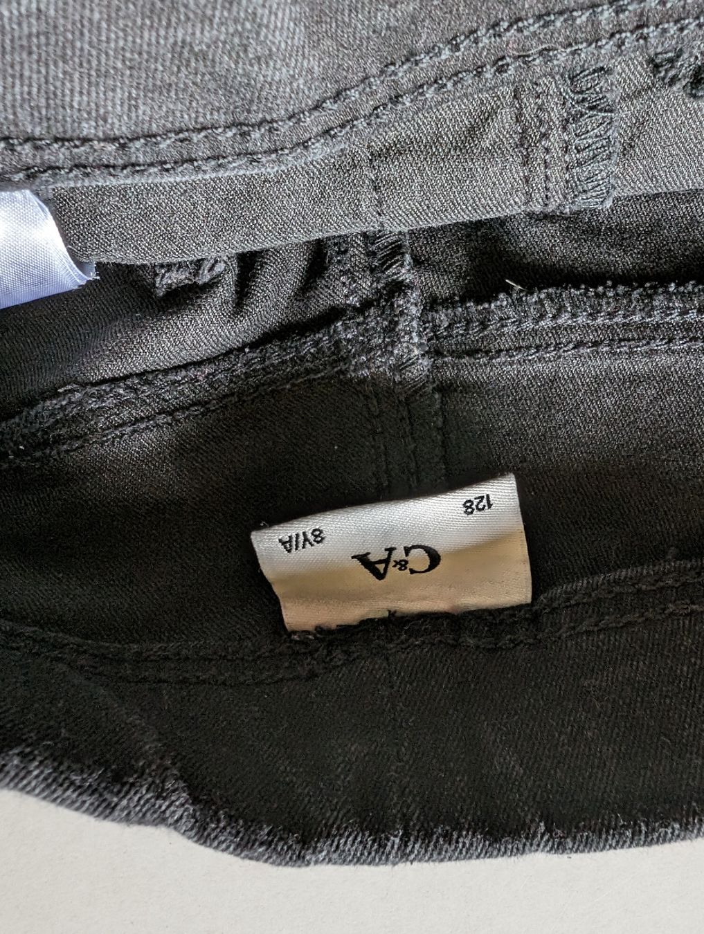 Pantalons: Jeans Gr. 128 – D'occasion à Nods par BieneS 1