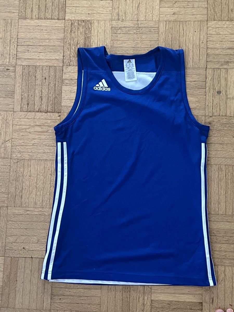 Adidas T-shirt: Adidas Tanktop blau – Usato da Bern venduto da fortuna021